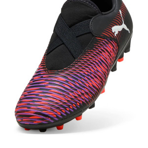 /1/0/108390-01_botas-de-futbol-para-cesped-artificial-negras--purpuras-puma-future-8-match-ll-mg-jr_6_detalle-frontal.jpg