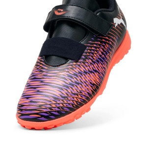 /1/0/108398-01_botas-multitaco-negras--purpura-puma-future-8-play-tt-velcro-jr_6_detalle.jpg