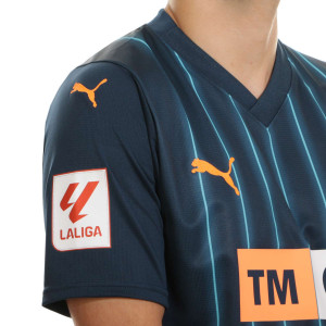 /7/7/770301-06_camiseta-azul-marino--naranja-puma-2a-valencia-cf-2023-2024_6_detalle-parche-la-liga.jpg