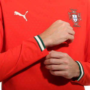 /7/7/779189-01_camiseta-manga-larga-roja-puma-portugal-promo_6_detalle-manga.jpg