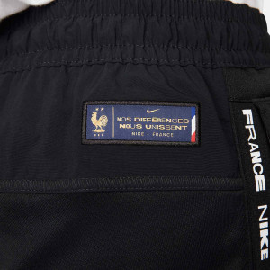 /D/H/DH4845-010_pantalon-largo-negro-nike-francia-travel_6_logo.jpg