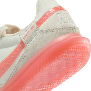 /D/H/DH7723-104_zapatillas-futbol-sala-blancas-nike-jr-street-gato_6_detalle-lateral-y-suela.jpg