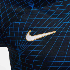/D/X/DX2683-428_camiseta-azul-marino-nike-2a-chelsea-2023-2024-dri-fit-stadium_6_detalle-logotipo.jpg