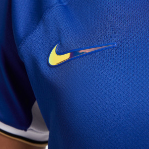/D/X/DX2727-496_camiseta-azul-nike-chelsea-mujer-2023-2024-dri-fit-stadium_6_detalle-logotipo.jpg