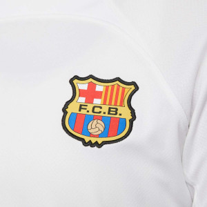 /D/X/DX2728-101-C8_camiseta-blanca-nike-2a-barcelona-mujer-pedri-stadium-23-24-df-ucl_6_detalle-hombro-izquierdo.jpg