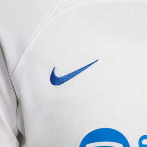 /D/X/DX2728-101_camiseta-blanca-nike-2a-barcelona-mujer-2023-2024-dri-fit-stadium_6_detalle-logotipo.jpg