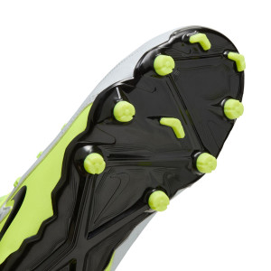 /F/J/FJ2603-003_botas-de-futbol-con-tacos-plateadas--amarillo-fluor-nike-jr-phantom-luna-ii-academy-fg-mg_6_detalle-suela.jpg