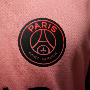 /F/Q/FQ2024-686_camiseta-rosa-nike-3a-psg-2024-2025-dri-fit-stadium_6_detalle-hombro-izquierdo.jpg