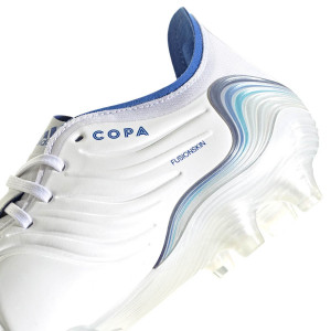 /G/W/GW4942_botas-de-futbol-blancas--azules-adidas-copa-sense-1-fg_6_detalle-suela.jpg