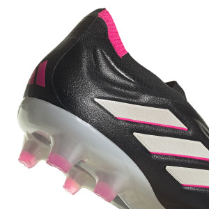 /H/Q/HQ8895_botas-de-futbol-negras-adidas-copa-pure--fg_6_detalle-suela.jpg