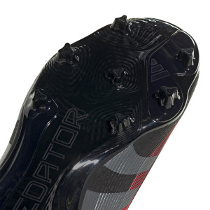 /I/D/ID3749_botas-de-futbol-con-tacos-negras-adidas-predator-league-fg-mg-j_6_detalle-suela.jpg