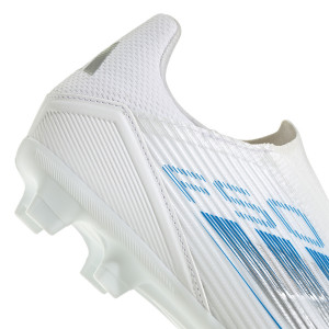 /I/E/IE1241_botas-de-futbol-con-tacos-negras-adidas-f50-league-ll-fg-mg_6_detalle-lateral.jpg