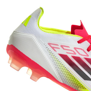 /I/E/IE1275_botas-de-futbol-para-cesped-artificial-blancas-adidas-f50-pro-mg_6_detalle-lateral.jpg
