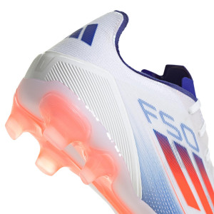 /I/F/IF1325_botas-de-futbol-para-cesped-artificial-blancas-adidas-f50-pro-mg_6_completa-trasera.jpg