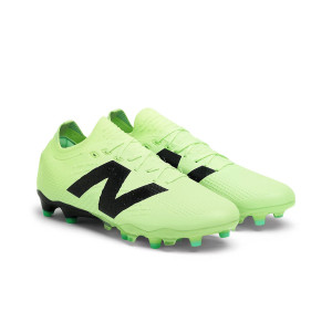 /S/T/ST1FLL45_botas-de-futbol-verde-fluor-new-balance-tekela-low-laced-fg-v4-_6_vista-conjunto.jpg