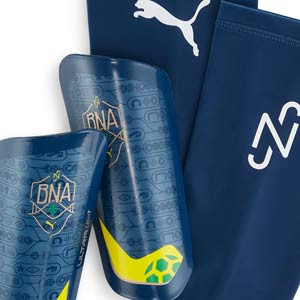 Puma Neymar Jr BNA Ultra Light Sleeve - Espinilleras de fútbol Puma de Neymar jr con mallas de sujeción - azul marino