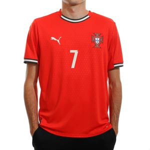 Camiseta Puma Portugal Ronaldo 25 - Camiseta de la primera equipación Puma de Cristiano Ronaldo de la selección de Portugal 2025 - roja - hover
