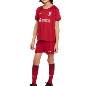 Equipación Nike Liverpool niño 3-8 años 2022 2023 Salah - Conjunto infantil 3 - 8 años primera equipación de Mo Salah Nike del Liverpool FC 2022 2023 - rojo
