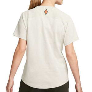Camiseta Nike Barcelona mujer Travel - Camiseta de algodón para mujer Nike del FC Barcelona - beige
