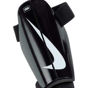 Nike Charge niño - Espinilleras de fútbol infantiles Nike con tobillera protectora - negras