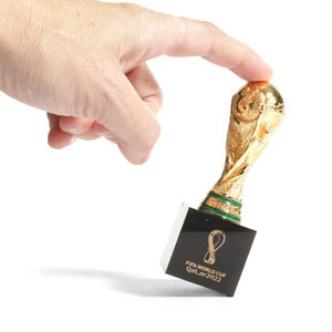 Mini Copa FIFA World Cup 2022 de 70 mm con pedestal - Figura réplica de la copa del Mundial 70 mm con pedestal - dorado