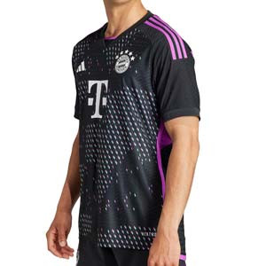 Camiseta adidas 2a Bayern Musiala 2023 2024 authentic - Camiseta segunda equipación auténtica adidas del Bayern de Múnich de Jamal Musiala 2023 2024 - blanca, roja