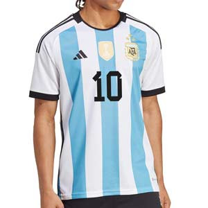 Camiseta adidas Argentina 3 estrellas Messi - Camiseta primera equipación adidas de Leo Messi selección Argentina Mundial 2022 con 3 estrellas - azul celeste, blanca
