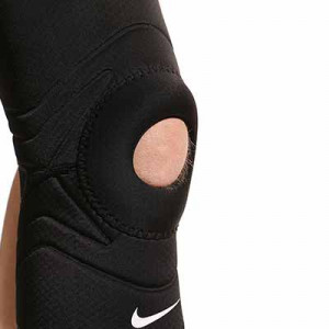 Rodillera Nike Pro 3.0 tubular con rotula abierta - Rodillera de neopreno con abertura en la rótula Nike - negra