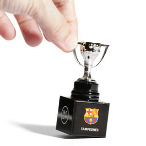 Mini Copa RFEF LaLiga FC Barcelona 45 mm con pedestal - Figura réplica copa LaLiga 45 mm con pedestal del FC Barcelona - plateadaá