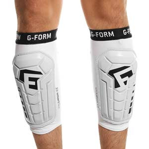 Espinilleras G-Form Pro-S Vento - Espinilleras de fútbol G-Form con mallas de sujeción integradas - blancas