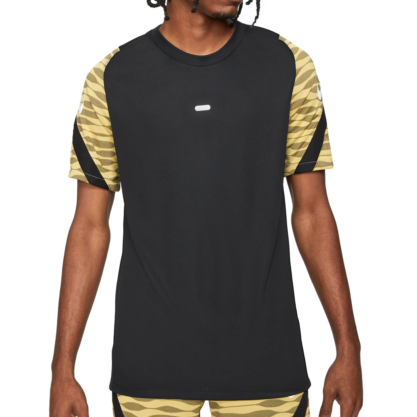el propósito Contagioso diseño Camiseta Nike Dri-Fit Strike 21 negra dorada | futbolmania