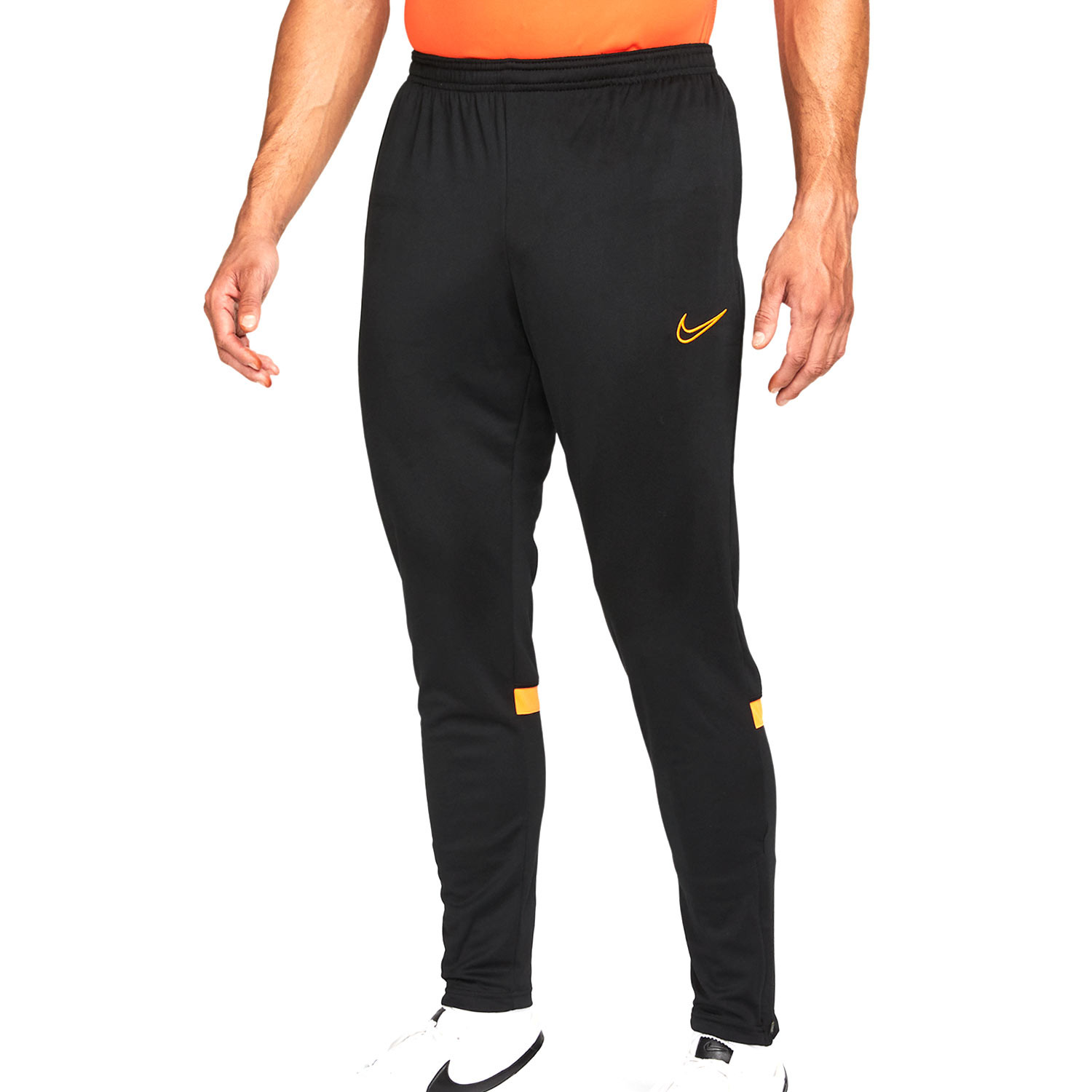 pánico Verdulero marca Pantalón Nike Dri-Fit Academy 21 negro y naranja | futbolmania