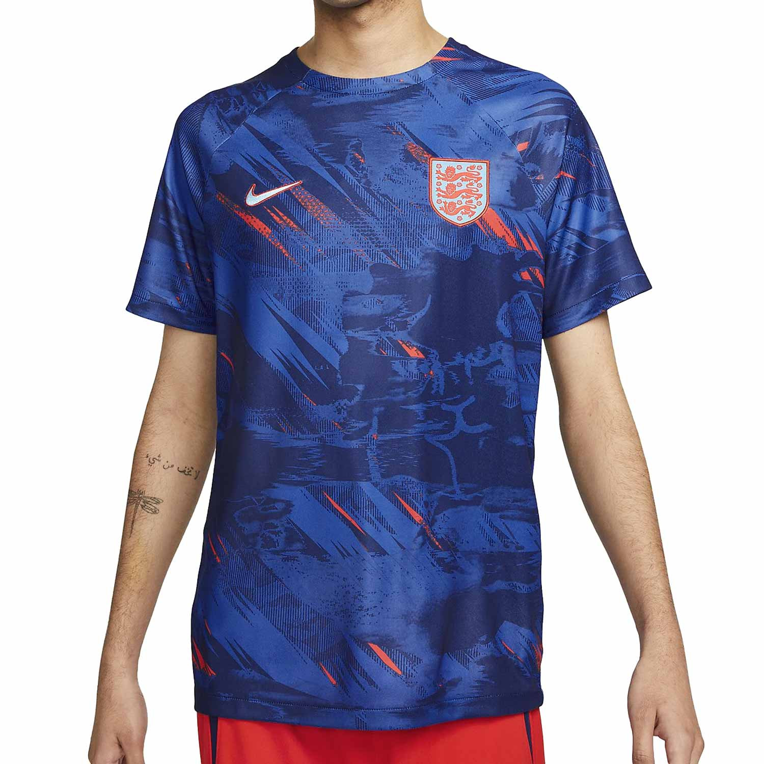 núcleo toxicidad Comandante Camiseta Nike Inglaterra Dri-Fit pre-match azul y roja | futbolmania