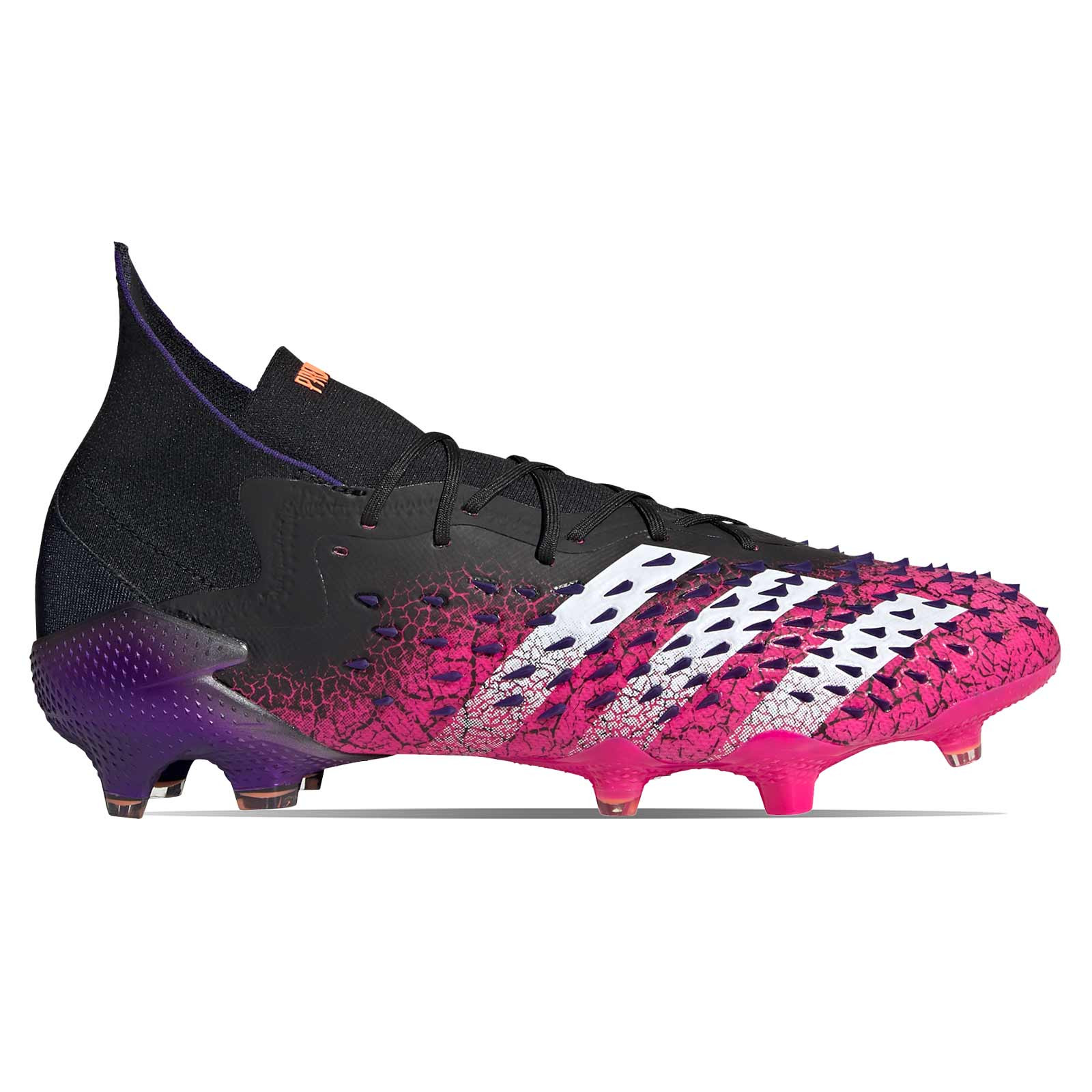 Botas adidas Predator rosas | futbolmania