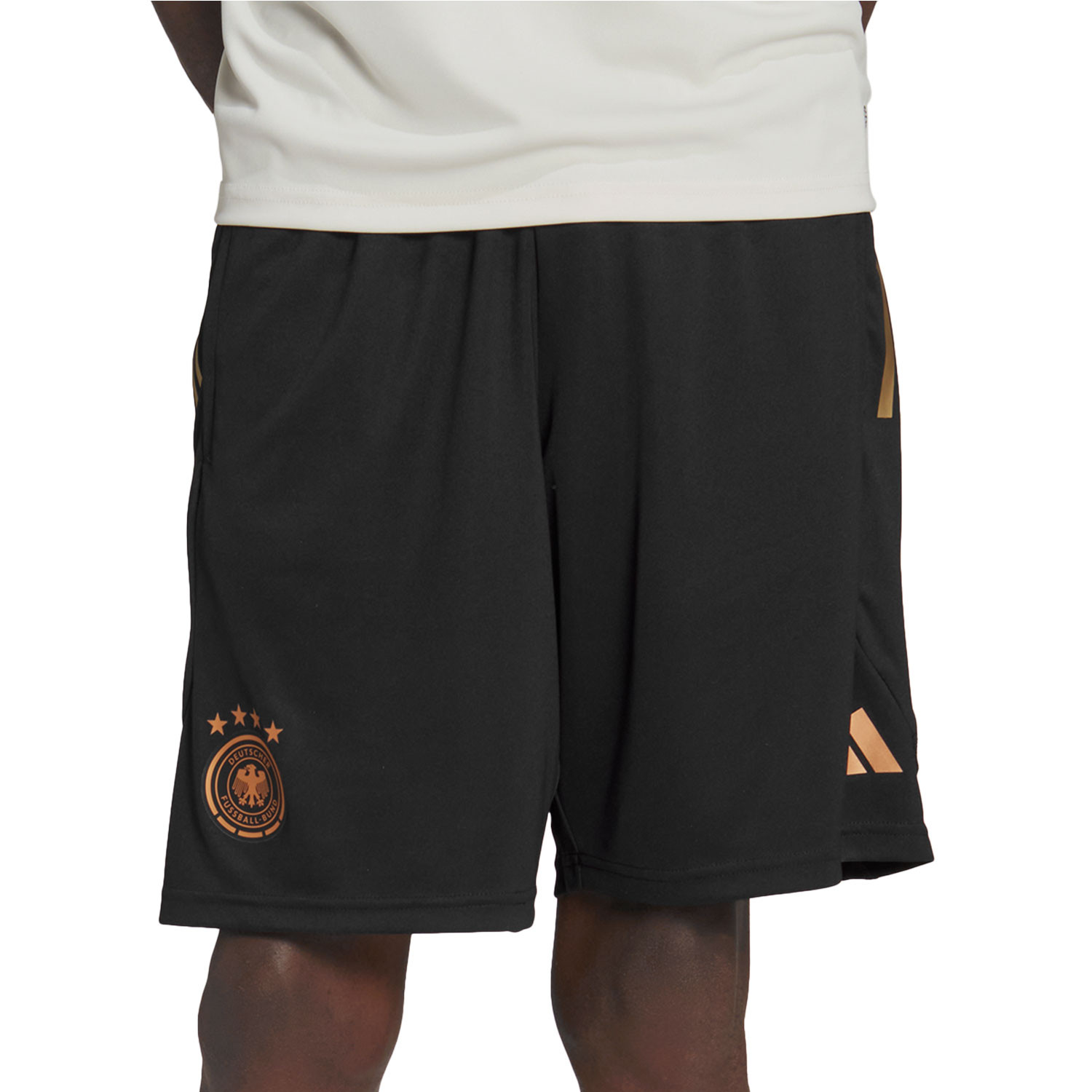 Adidas cortos dorado deals