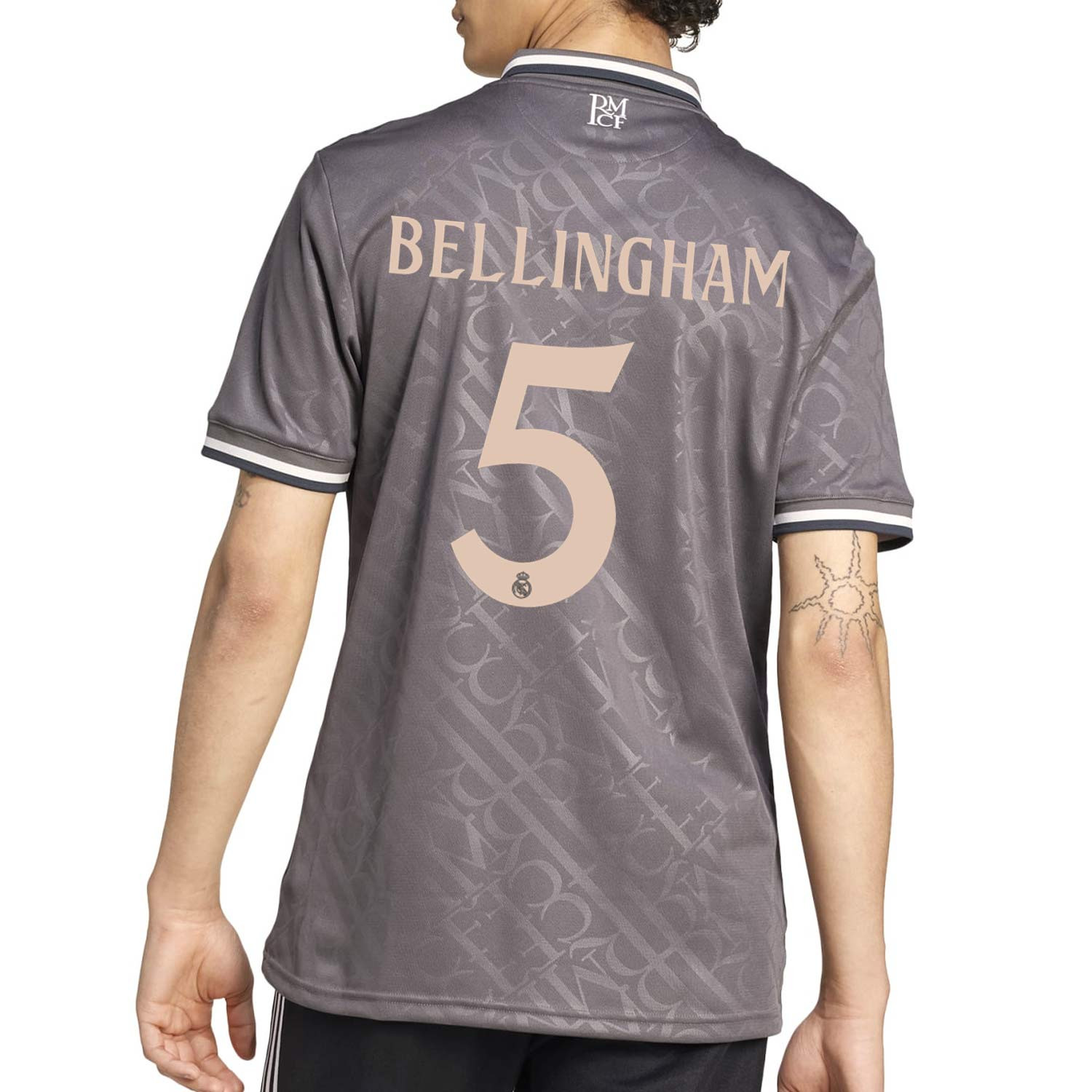 Camiseta gris real madrid 2025
