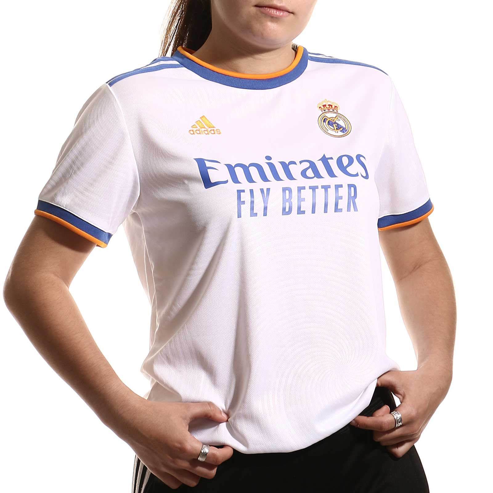 Mira hilo Comenzar Camiseta adidas Real Madrid 2021 2022 mujer blanca | futbolmania