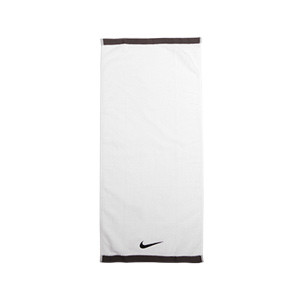 Toalla Nike Fundamental grande - Toalla mediana Nike 60cm x 120cm - blanca