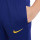 detalle bolsillo y logotipo